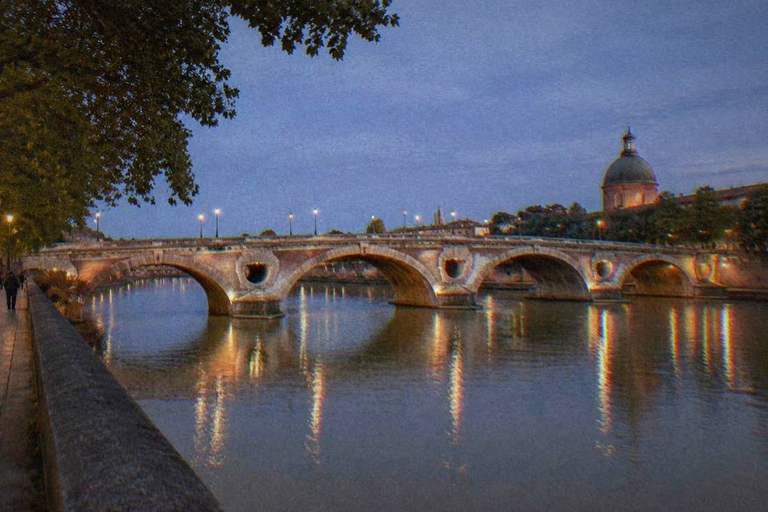 Pont Neuf lit in the evening